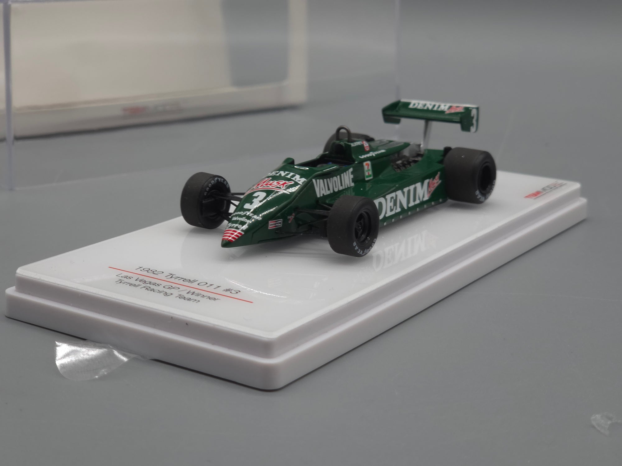 Modellautos 1:43 TSM Tyrrell 11 WINNER Las Vegas GP 1982 #3 M. Alboreto mit OVP