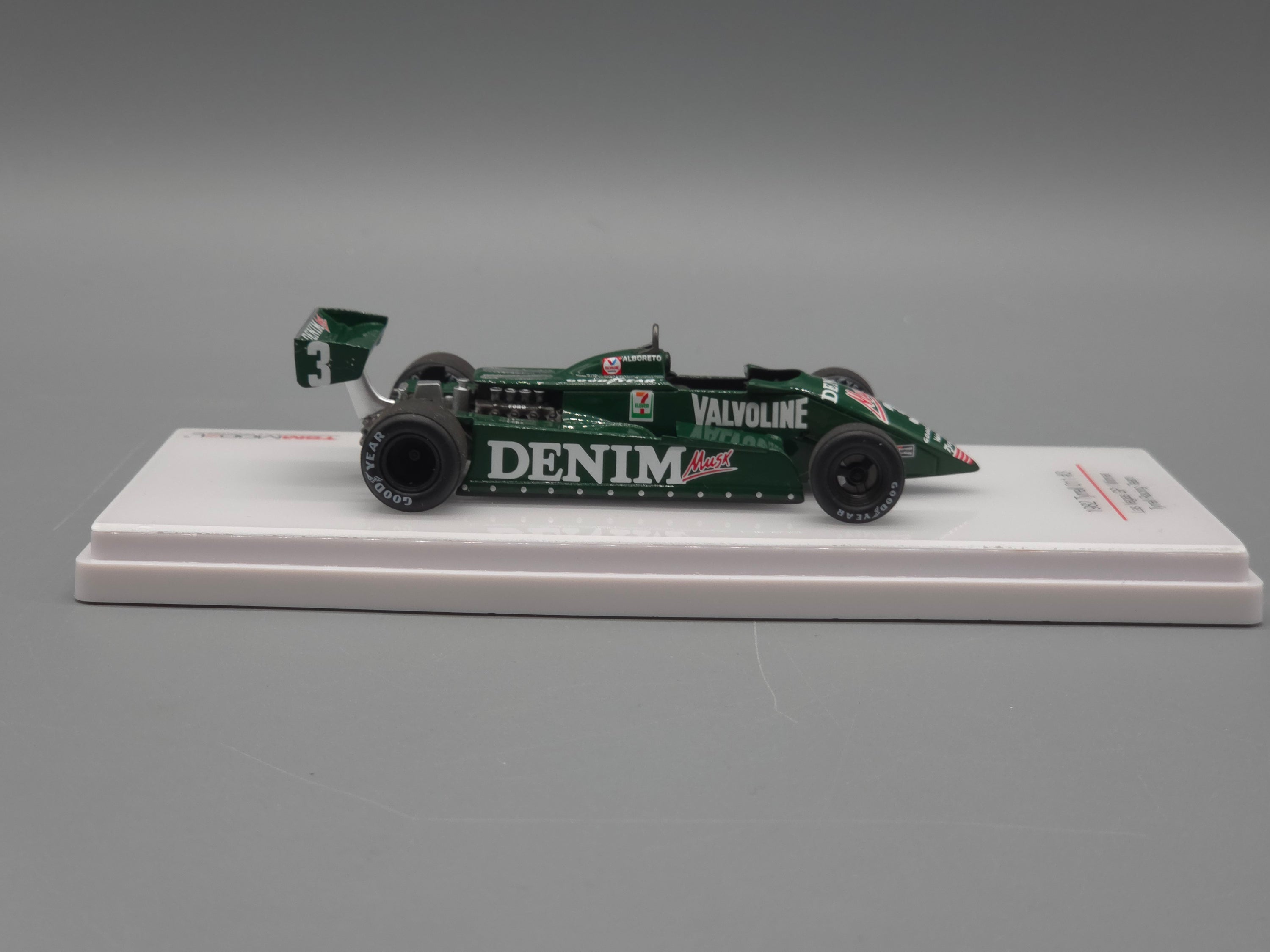 Modellautos 1:43 TSM Tyrrell 11 WINNER Las Vegas GP 1982 #3 M. Alboreto mit OVP