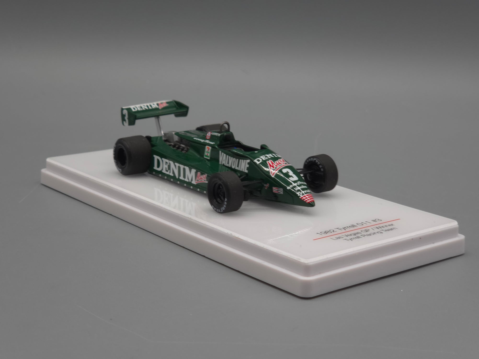 Modellautos 1:43 TSM Tyrrell 11 WINNER Las Vegas GP 1982 #3 M. Alboreto mit OVP