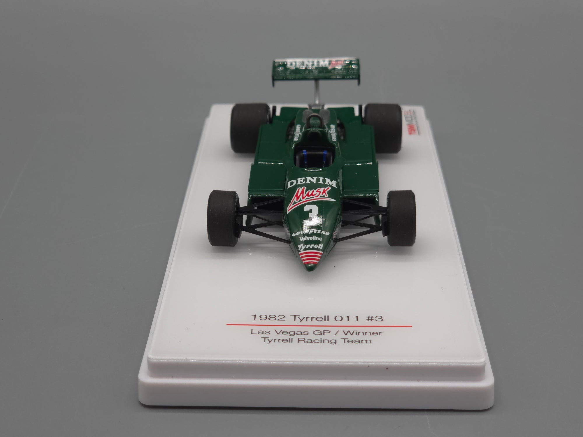 Modellautos 1:43 TSM Tyrrell 11 WINNER Las Vegas GP 1982 #3 M. Alboreto mit OVP
