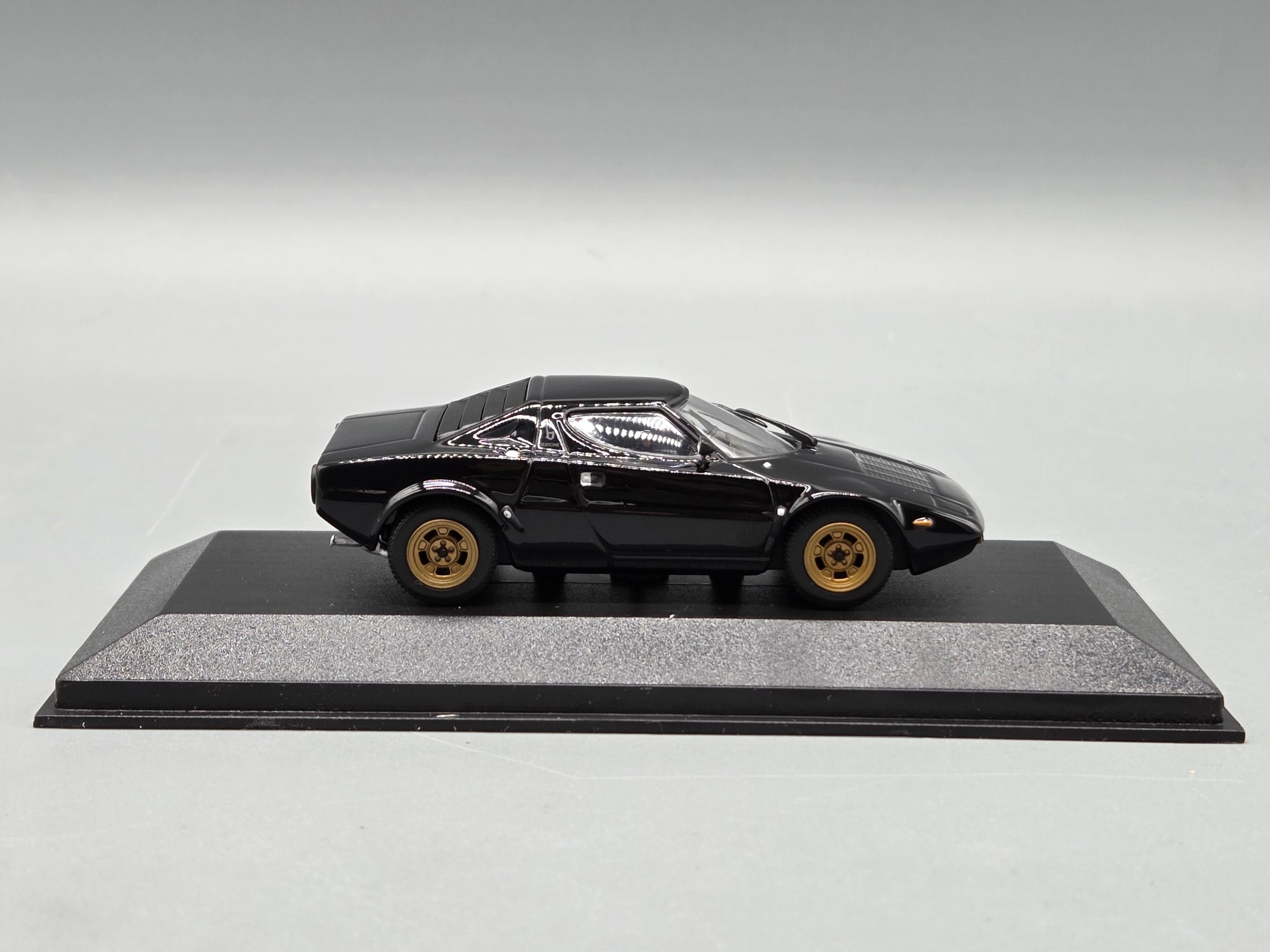 Modellautos 1:43 Minichamps Lancia Stratos Autohebdo Edition 8 Schwarz mit OVP