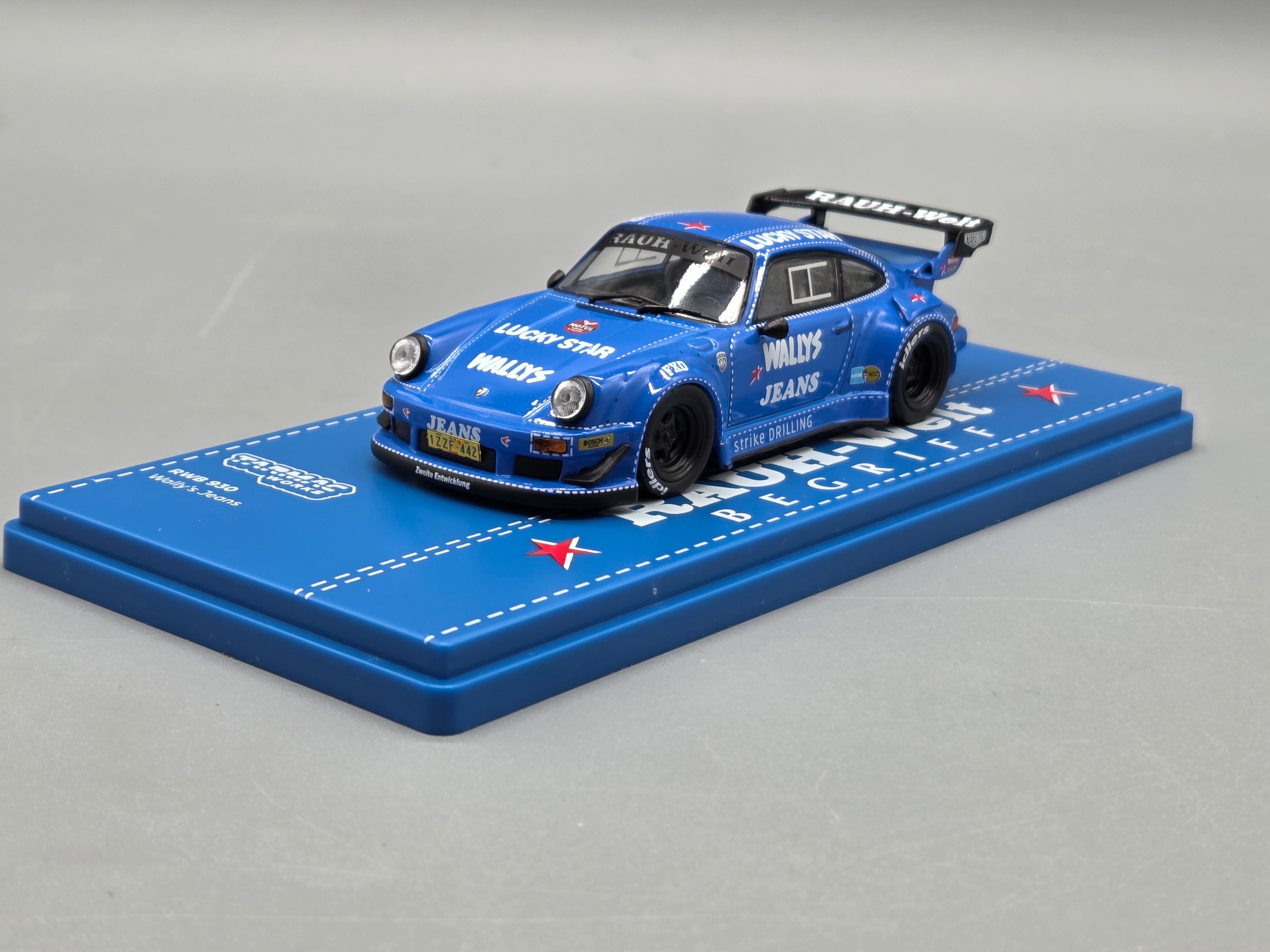 Modellautos 1:43 Taramac Porsche 911 RWB 930 Wally's Jeans mit OVP