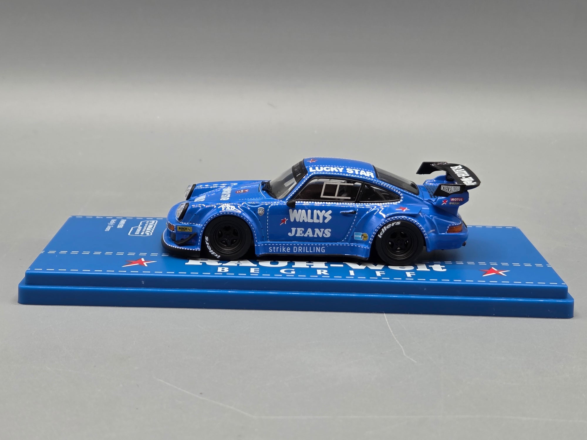 Modellautos 1:43 Taramac Porsche 911 RWB 930 Wally's Jeans mit OVP