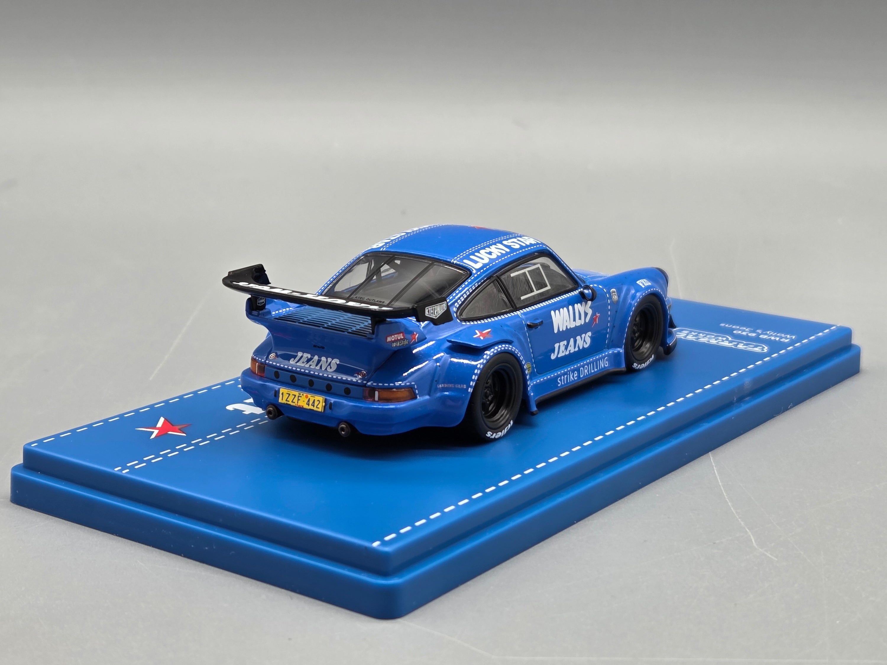 Modellautos 1:43 Taramac Porsche 911 RWB 930 Wally's Jeans mit OVP