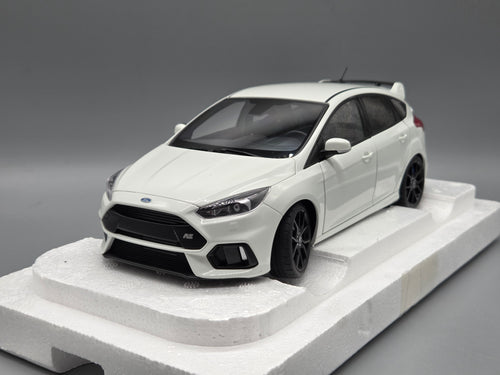 Modellautos 1:18 AUTOart FORD FOCUS RS 2016 FROZEN WHITE mit OVP