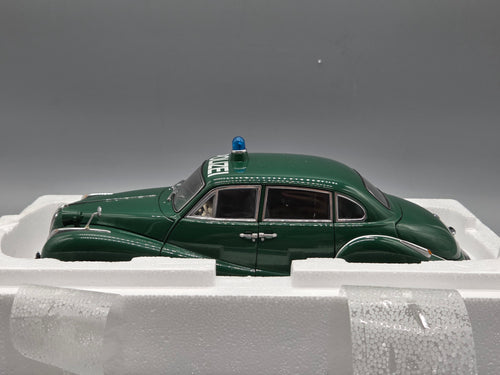 Modellautos 1:18 AUTOart BMW 501 Polizei mit Dealer OVP