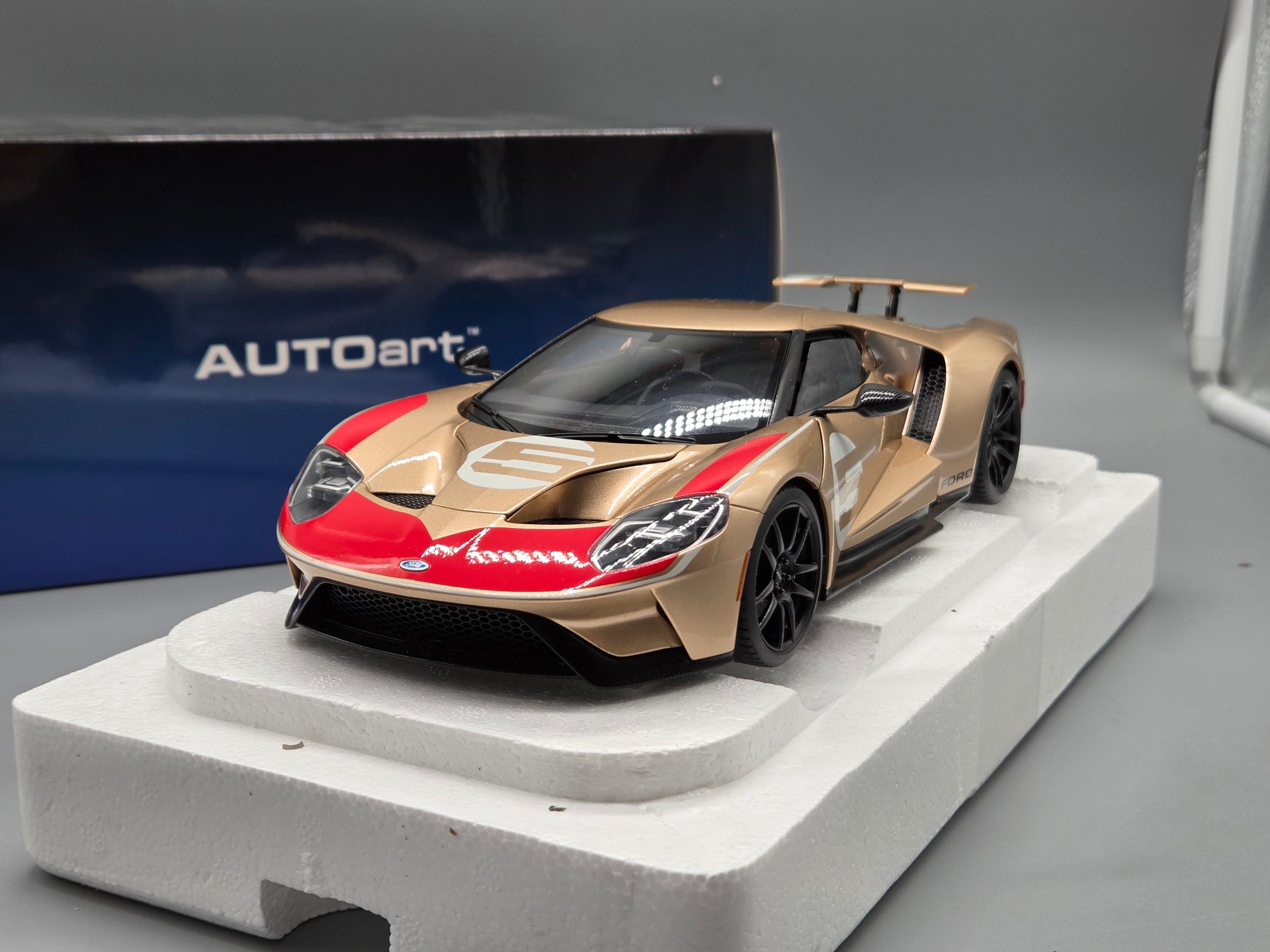 Modellautos 1:18 AUTOart 72928 FORD GT HERITAGE EDITION HOLMAN MOODY mit OVP