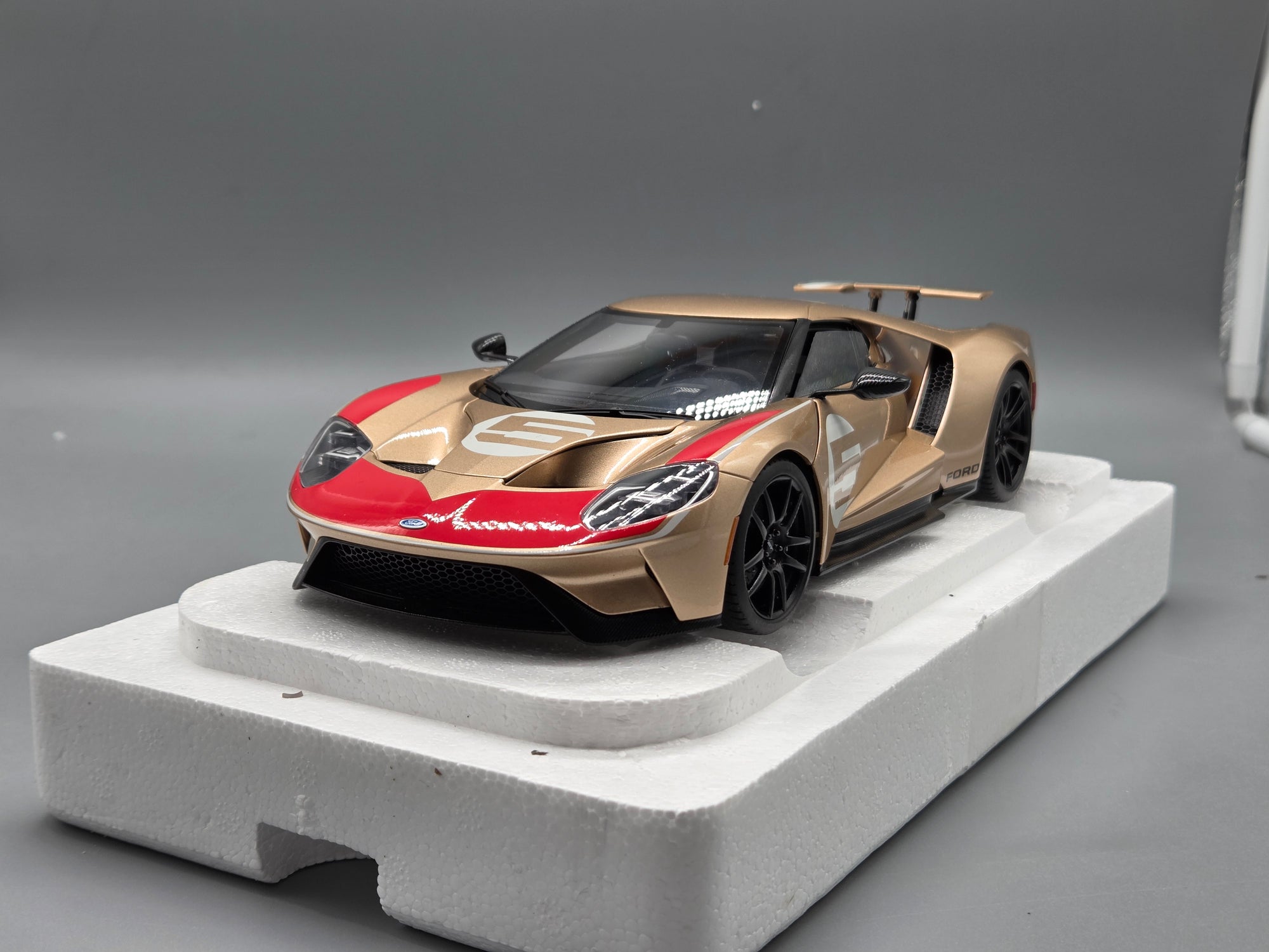 Modellautos 1:18 AUTOart 72928 FORD GT HERITAGE EDITION HOLMAN MOODY mit OVP