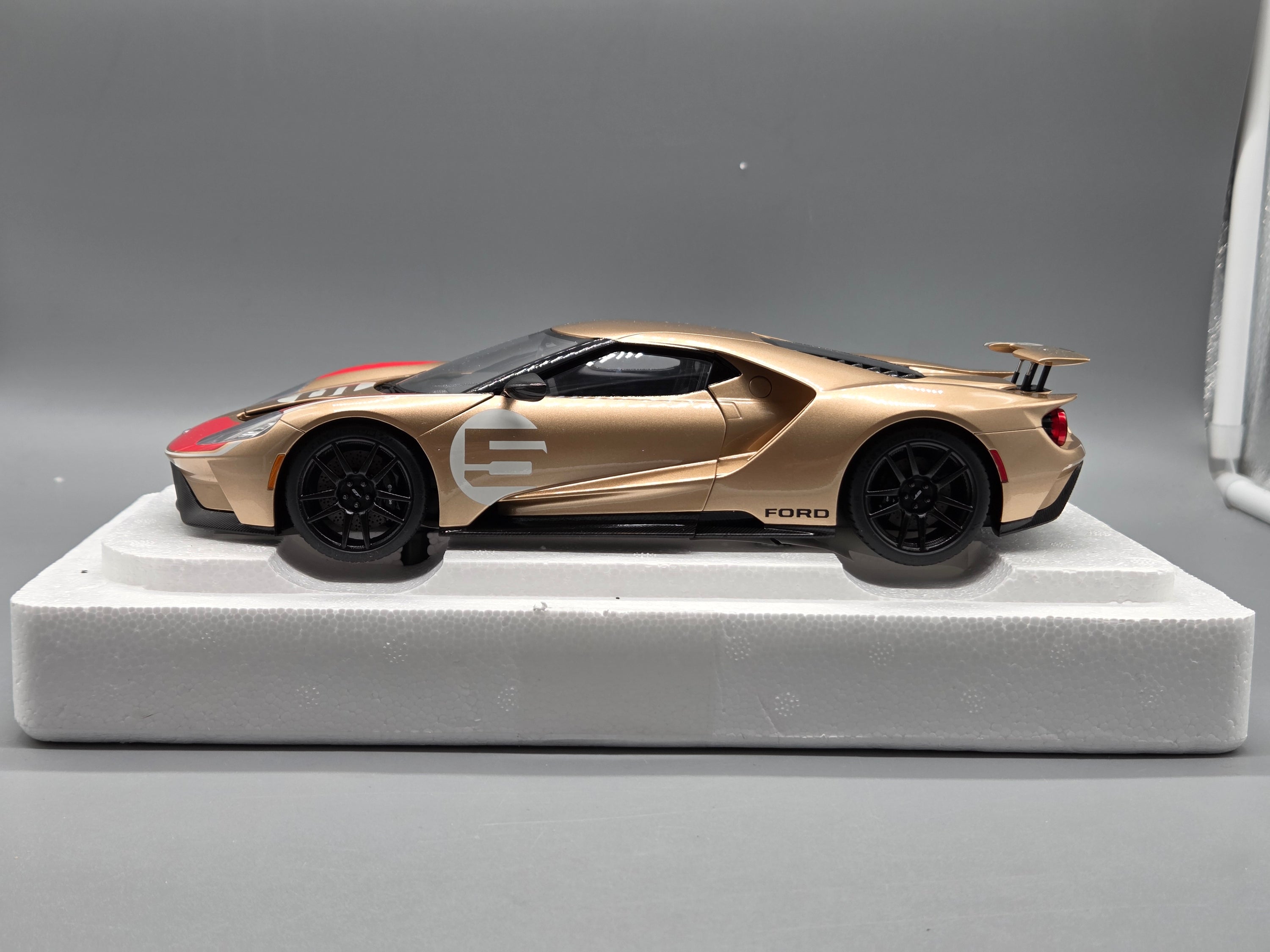 Modellautos 1:18 AUTOart 72928 FORD GT HERITAGE EDITION HOLMAN MOODY mit OVP