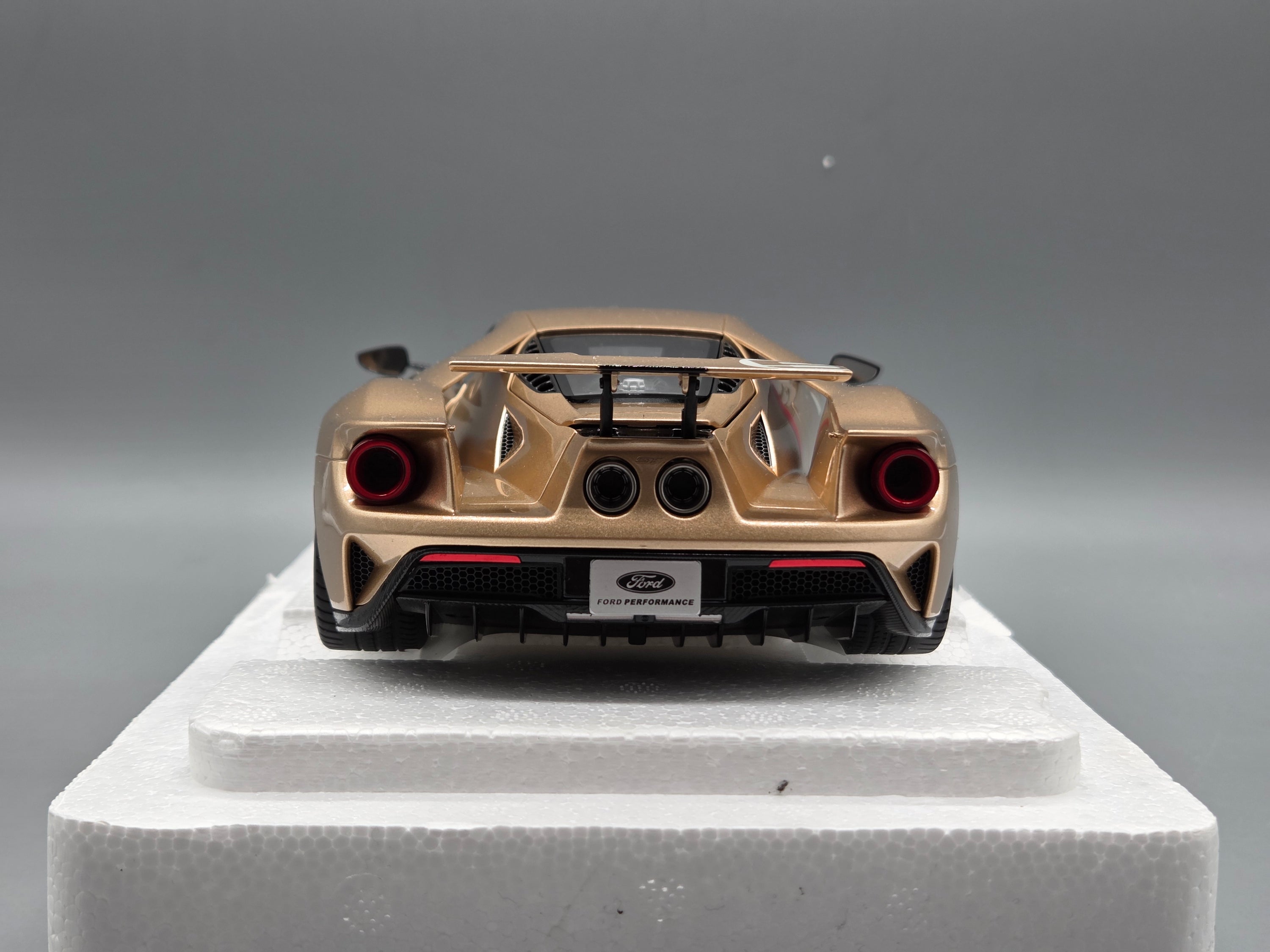 Modellautos 1:18 AUTOart 72928 FORD GT HERITAGE EDITION HOLMAN MOODY mit OVP