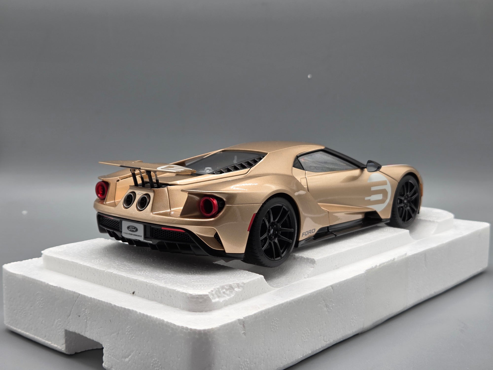 Modellautos 1:18 AUTOart 72928 FORD GT HERITAGE EDITION HOLMAN MOODY mit OVP