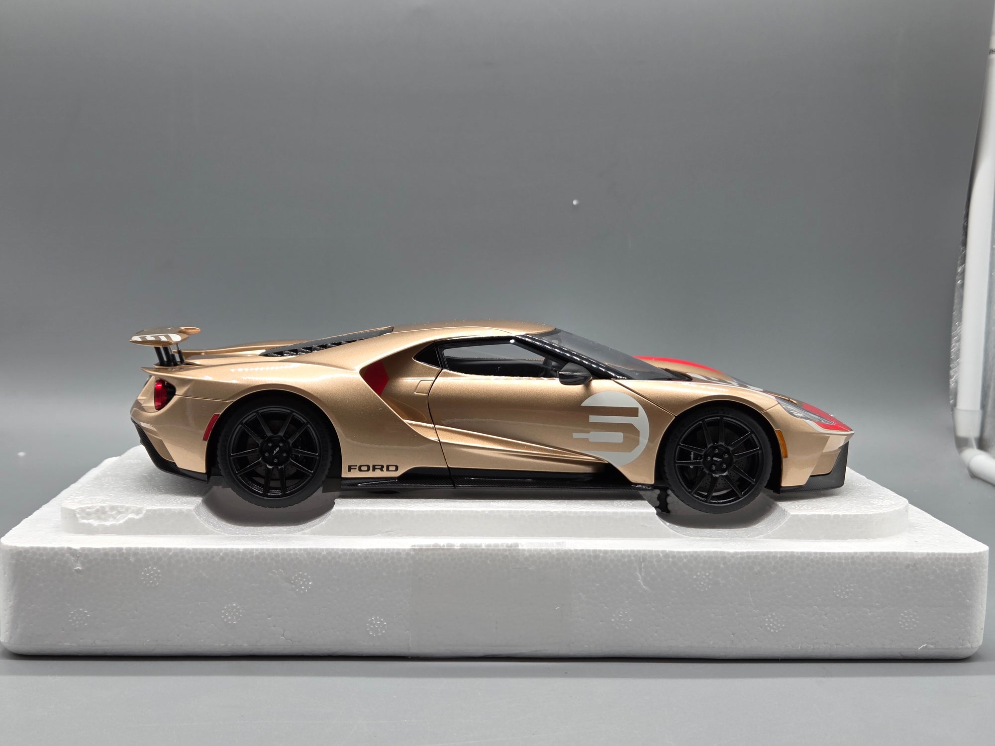 Modellautos 1:18 AUTOart 72928 FORD GT HERITAGE EDITION HOLMAN MOODY mit OVP
