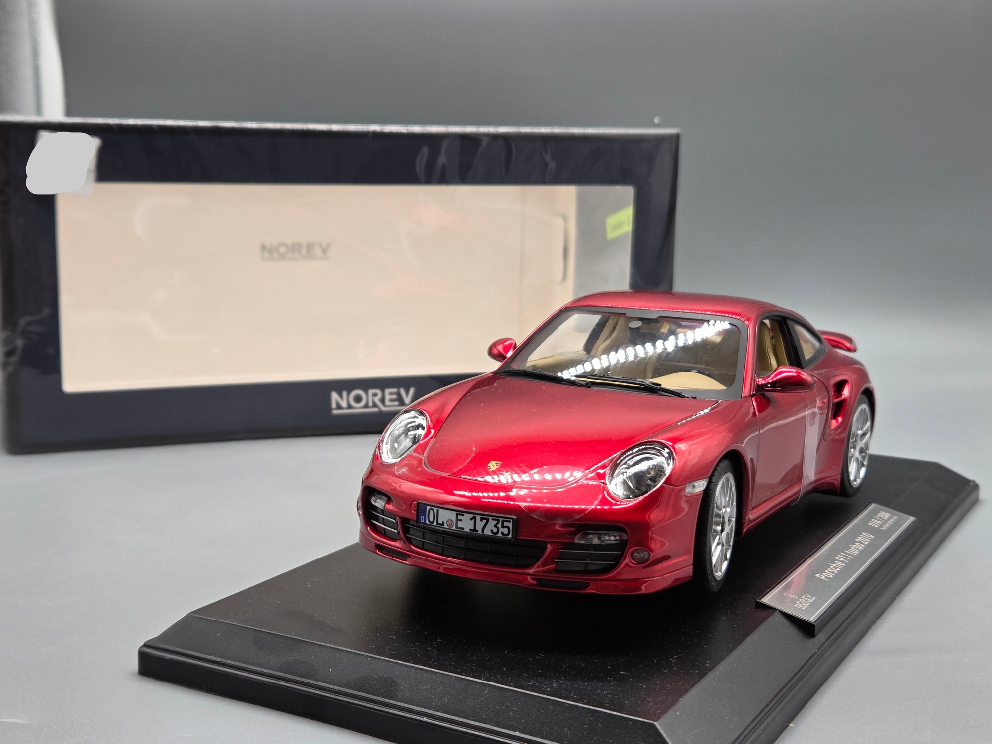 Modellautos 1:18 Norev Porsche 911 Turbo 2010 Red Metallic mit OVP