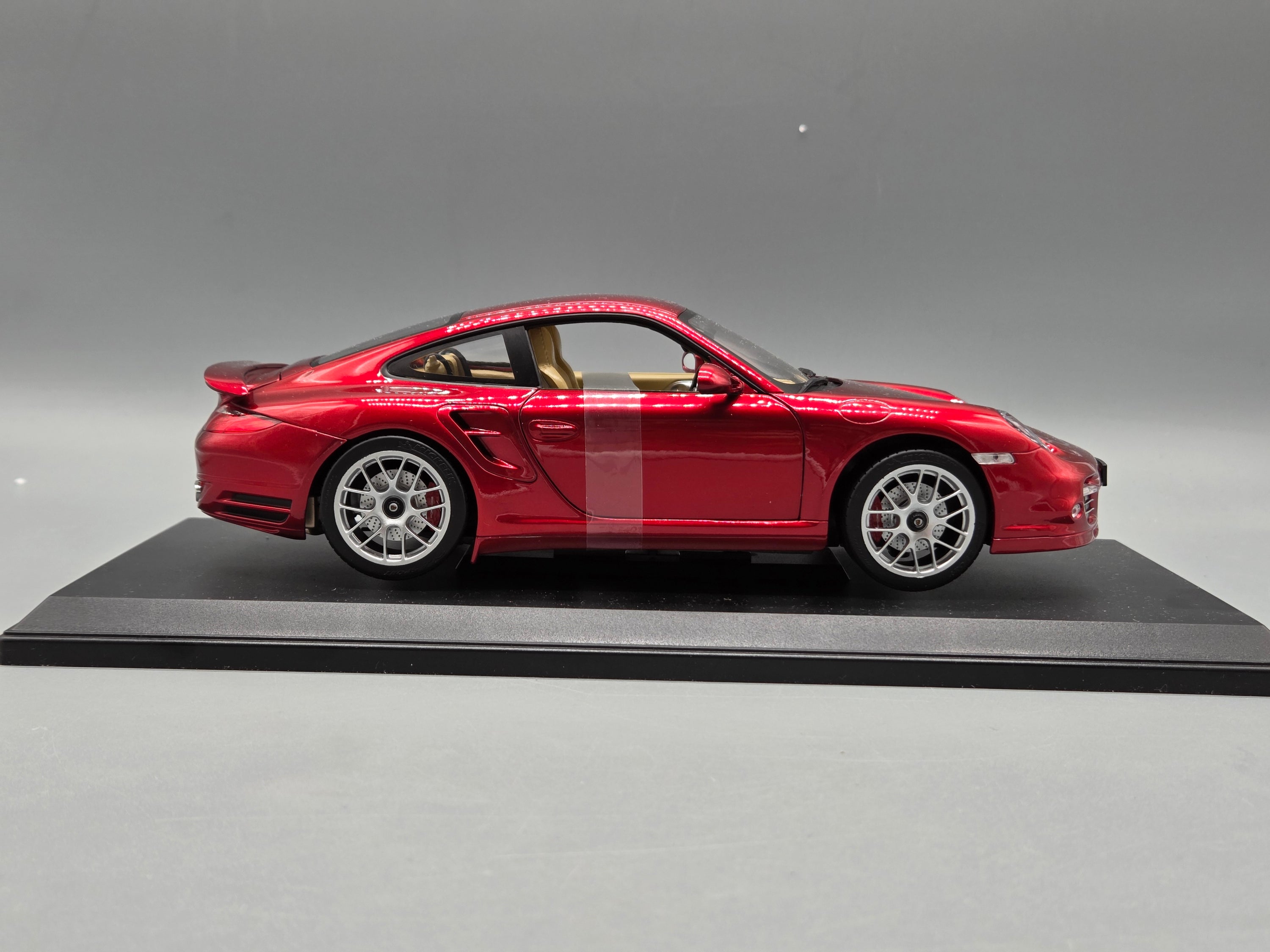 Modellautos 1:18 Norev Porsche 911 Turbo 2010 Red Metallic mit OVP