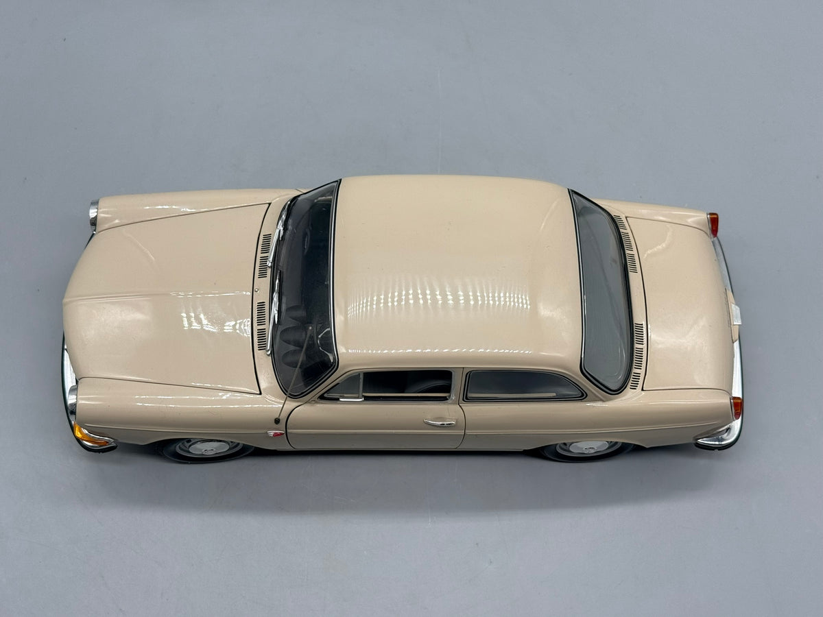 Modellautos 1:18 Minichamps VW 1600L 1970 mit OVP