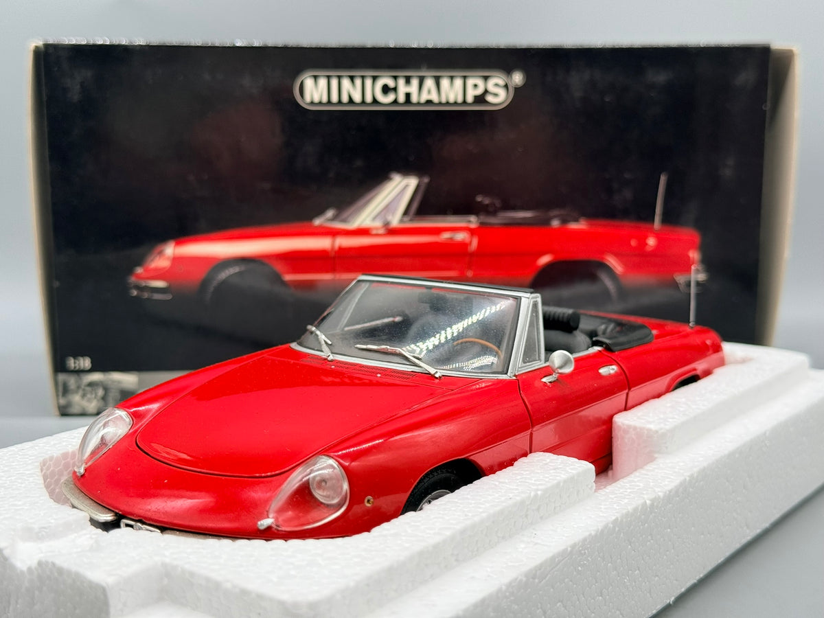 Modellautos 1:18 Minichamps Alfa Romeo 2000 Spider 1970 mit OVP