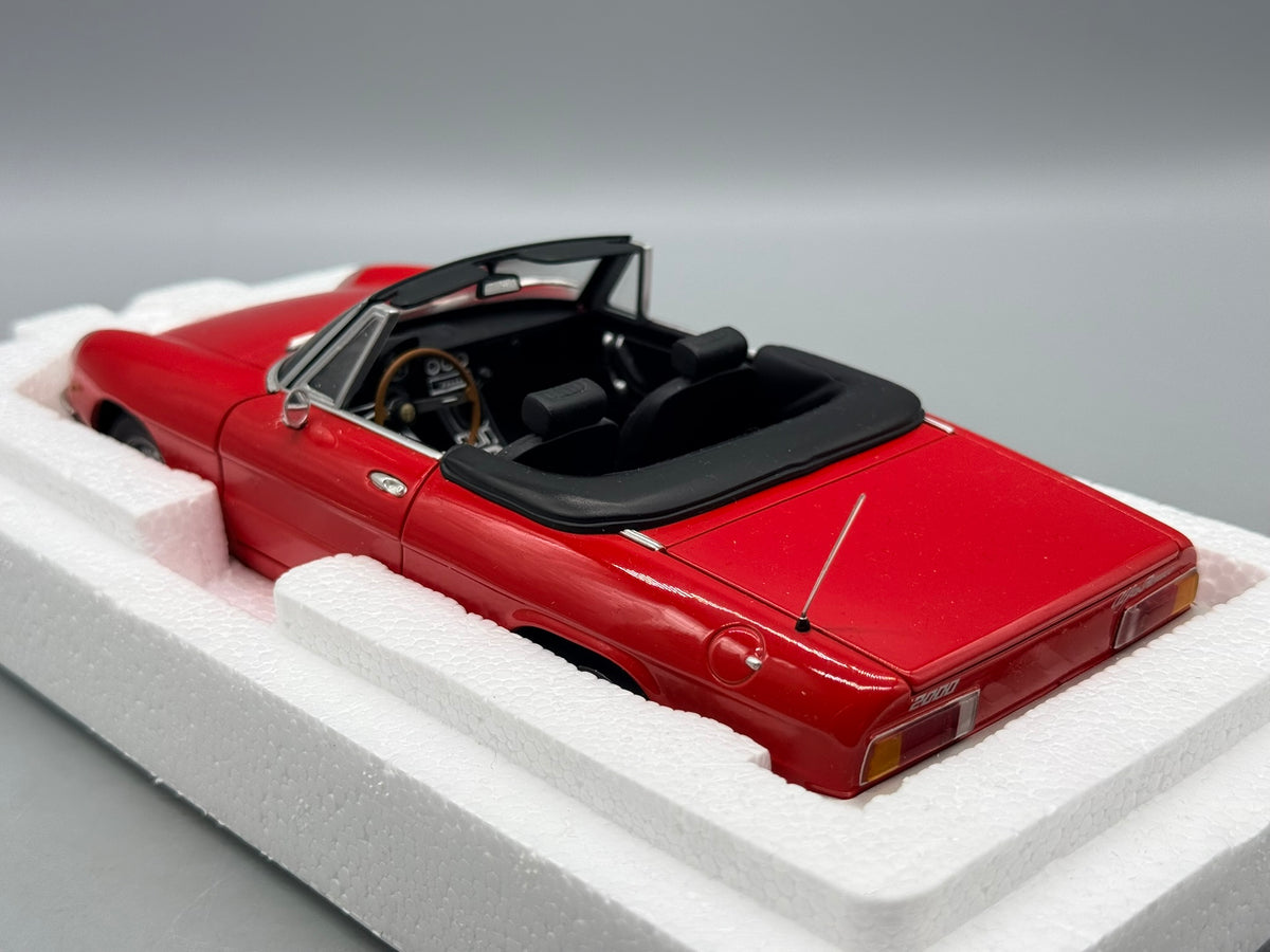 Modellautos 1:18 Minichamps Alfa Romeo 2000 Spider 1970 mit OVP