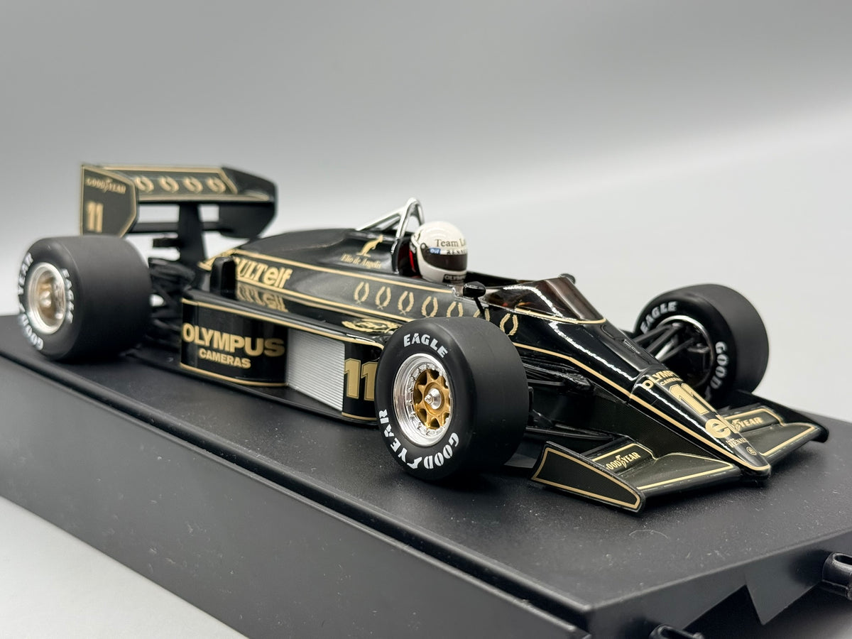 Modellautos 1:18 Minichamps Lotus Renault 97T E. de Angelis 1985 mit OVP