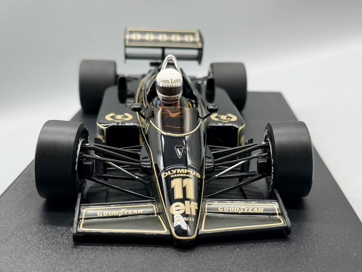 Modellautos 1:18 Minichamps Lotus Renault 97T E. de Angelis 1985 mit OVP