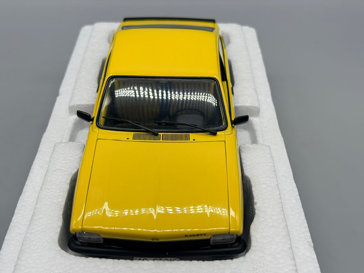Modellautos 1:18 Minichamps Opel Kadett C GT/E 1976 mit OVP