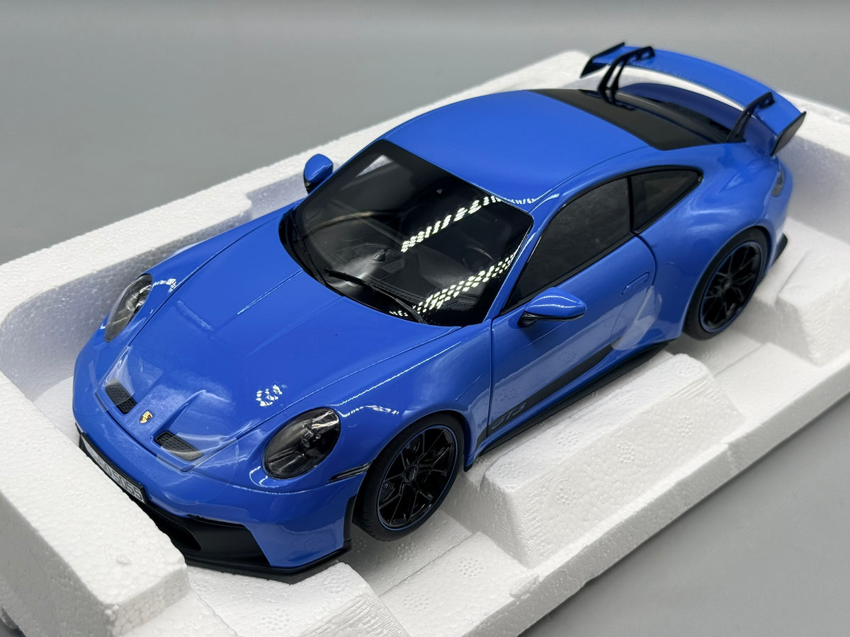 Modellautos 1:18 Norev Porsche 911 GT3 (992) mit OVP