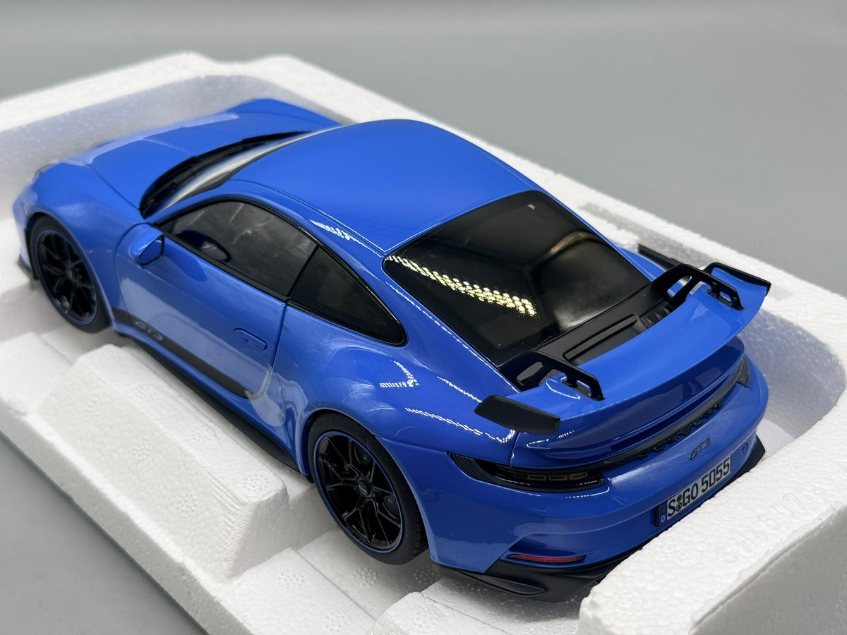 Modellautos 1:18 Norev Porsche 911 GT3 (992) mit OVP