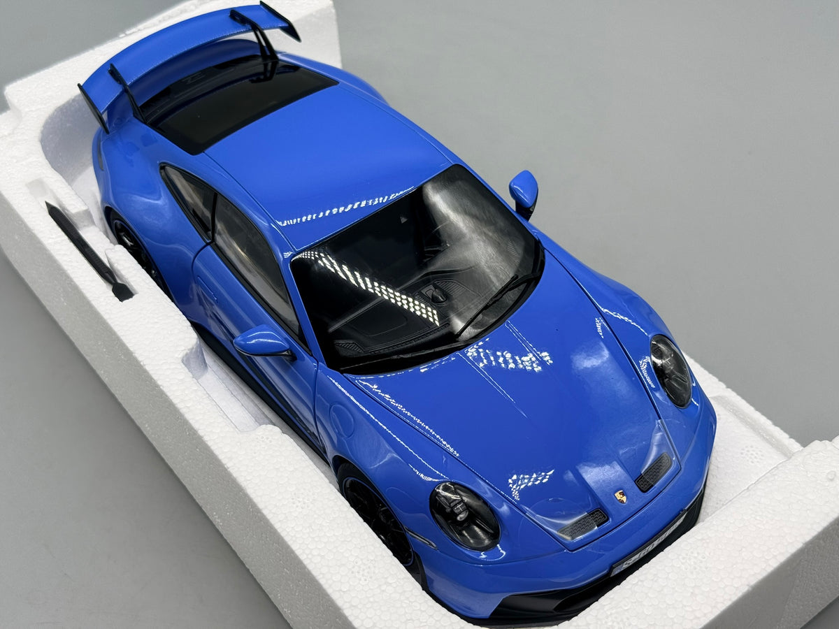 Modellautos 1:18 Norev Porsche 911 GT3 (992) mit OVP