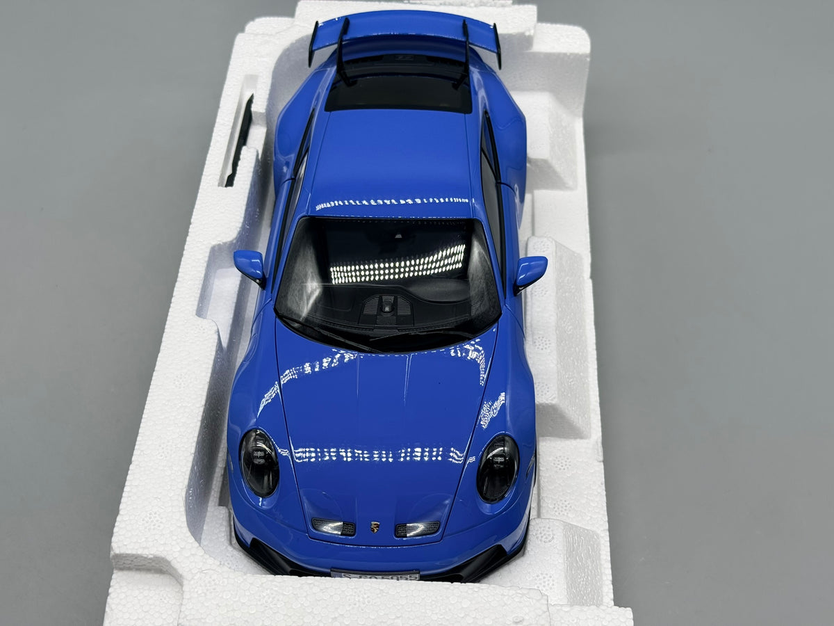 Modellautos 1:18 Norev Porsche 911 GT3 (992) mit OVP