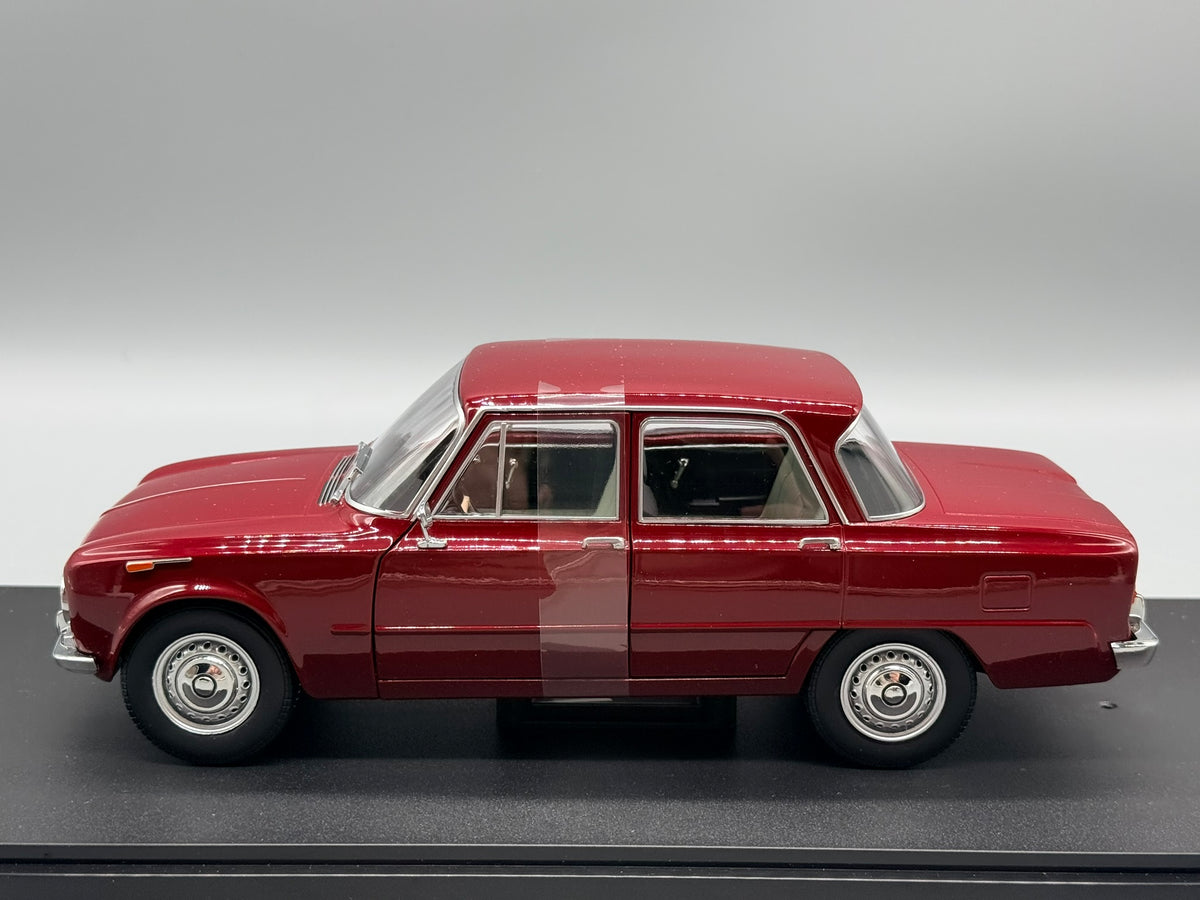 Modellautos 1:18 Mitica Alfa Romeo Giulia 1.6 Ti mit OVP