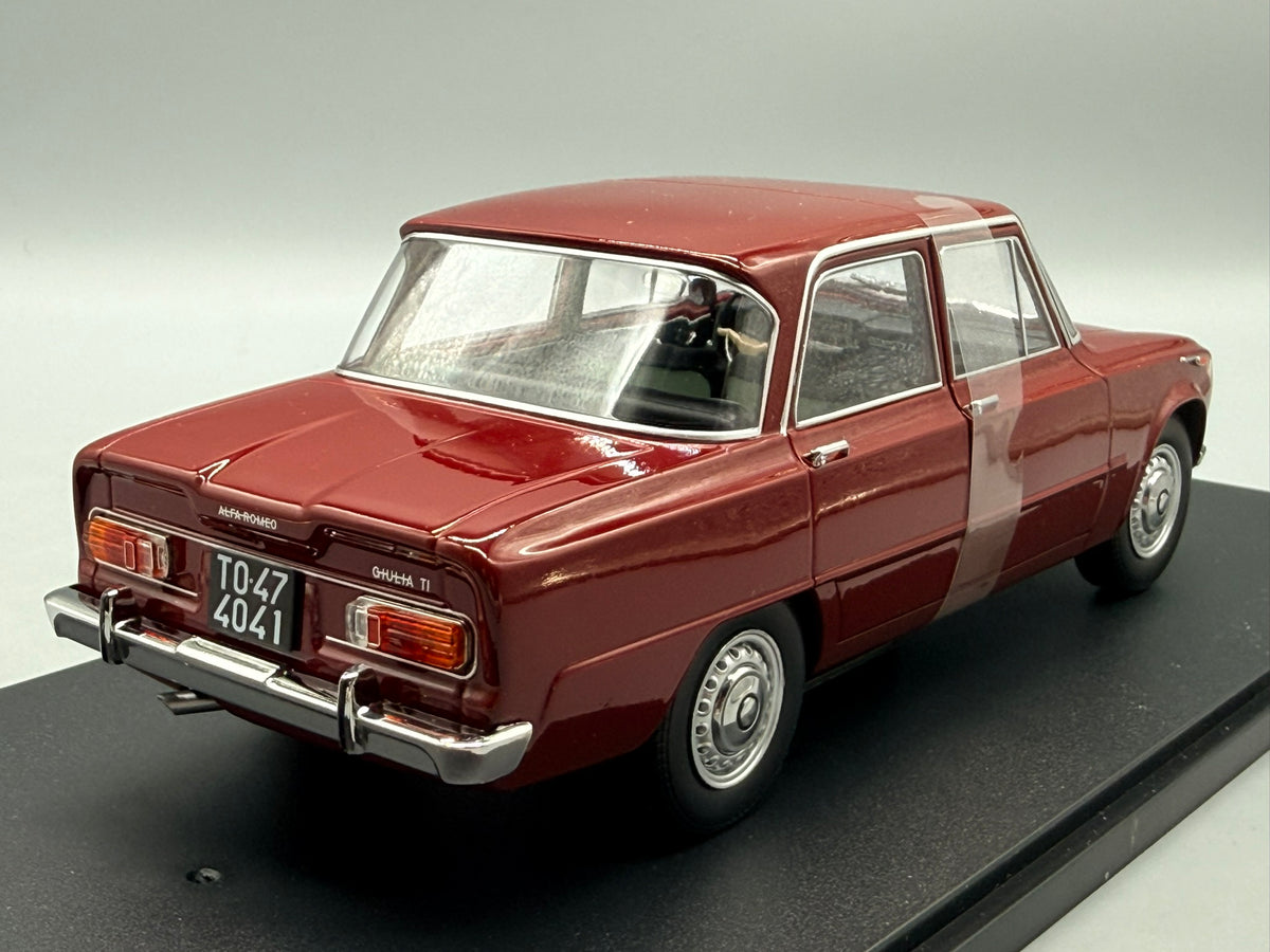 Modellautos 1:18 Mitica Alfa Romeo Giulia 1.6 Ti mit OVP