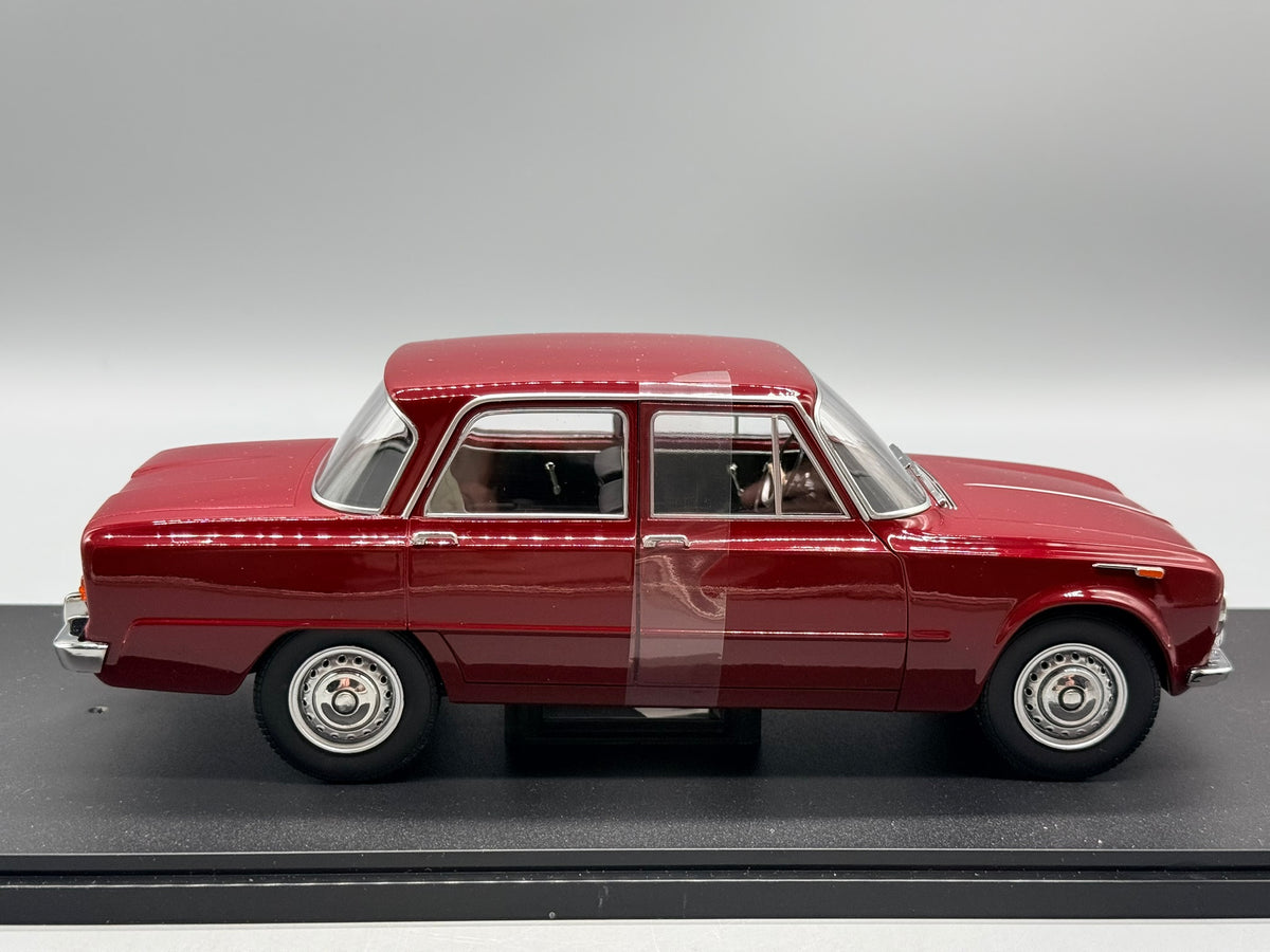 Modellautos 1:18 Mitica Alfa Romeo Giulia 1.6 Ti mit OVP
