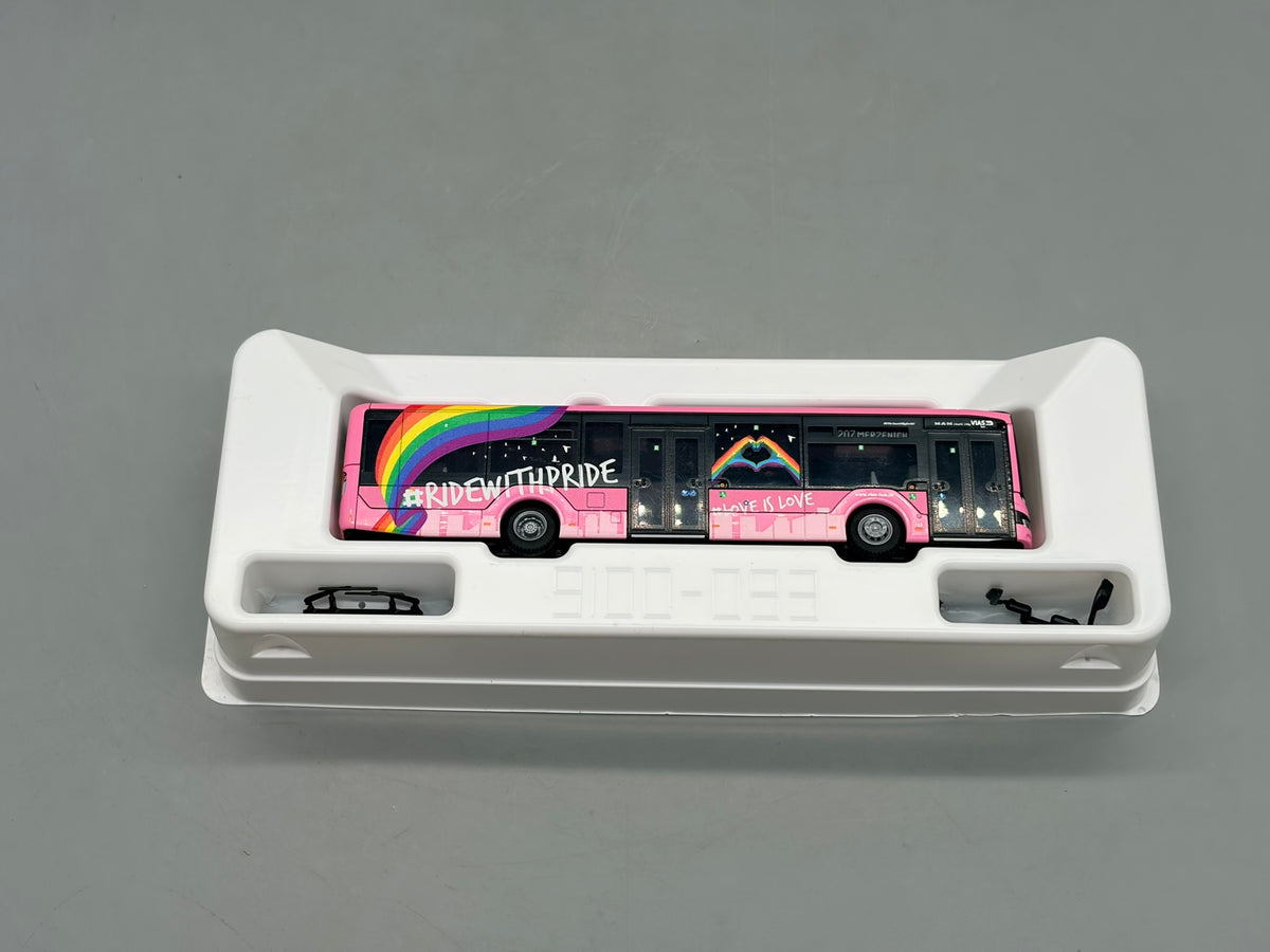 Bus Modell 1:87 Rietze MAN Lions City 12 VIAS Bus Pride mit OVP