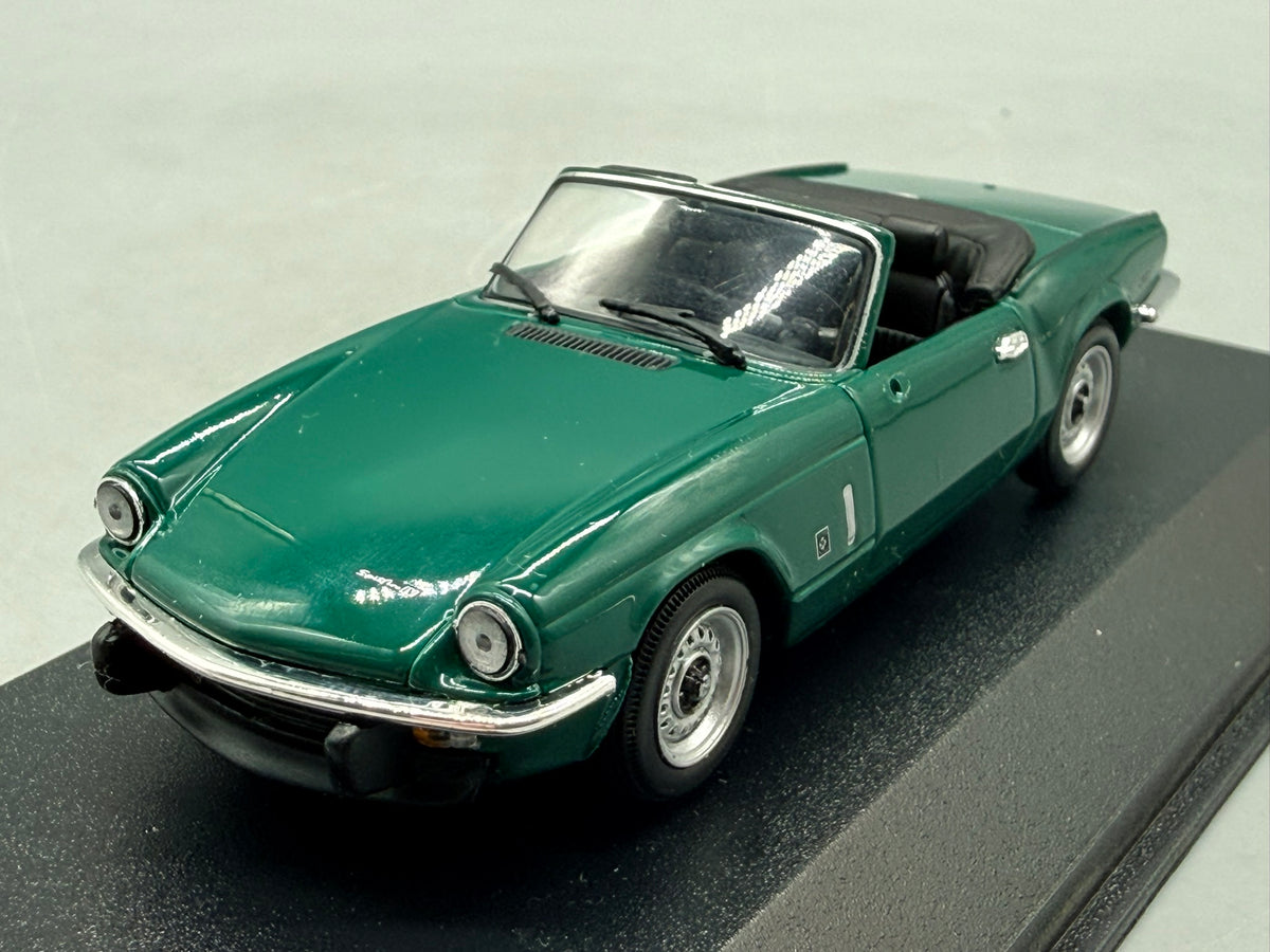 Modellautos 1:18 Minichmaps Triumph Spitfire Mk. IV mit OVP