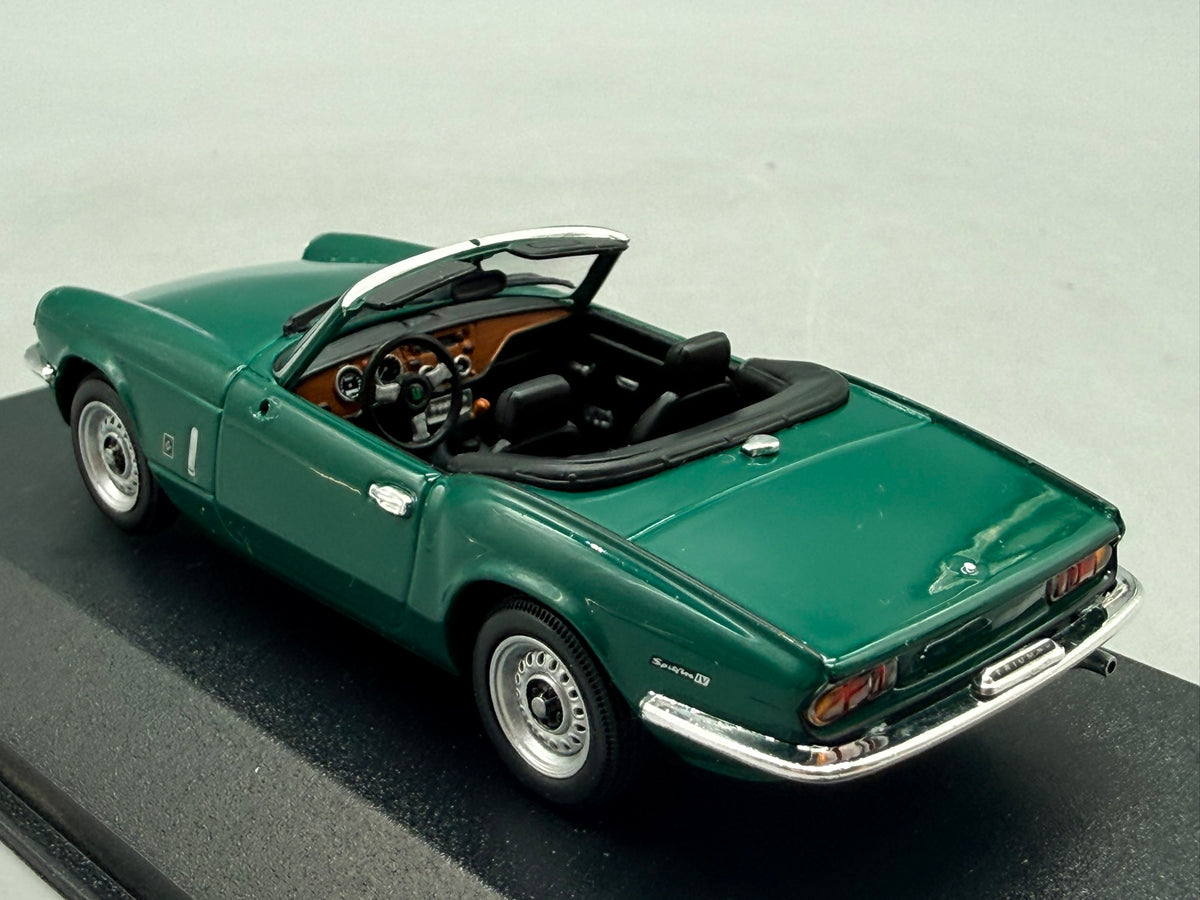Modellautos 1:18 Minichmaps Triumph Spitfire Mk. IV mit OVP