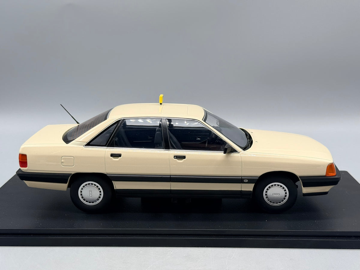 Modellautos 1:18 Triple9 Audi 100 C3 German Taxi 1989 mit OVP