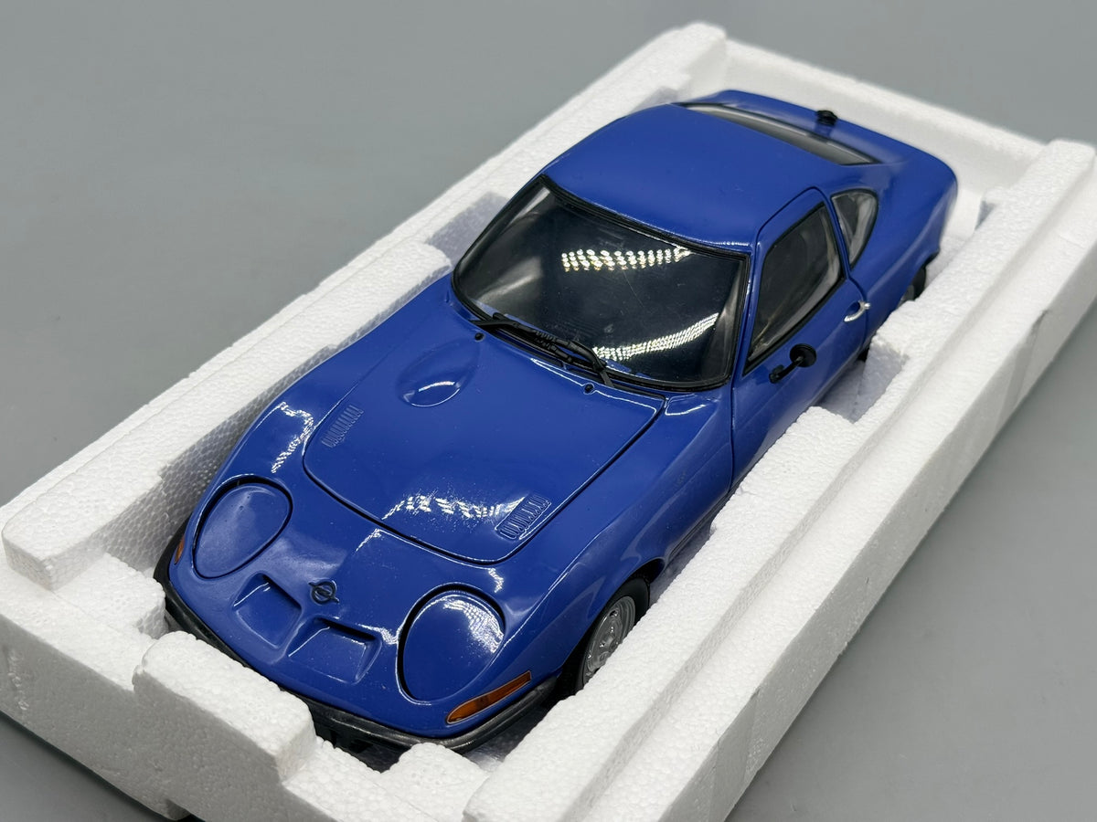 Modellautos 1:18 Minichamps Opel GT/J 1970 mit OVP
