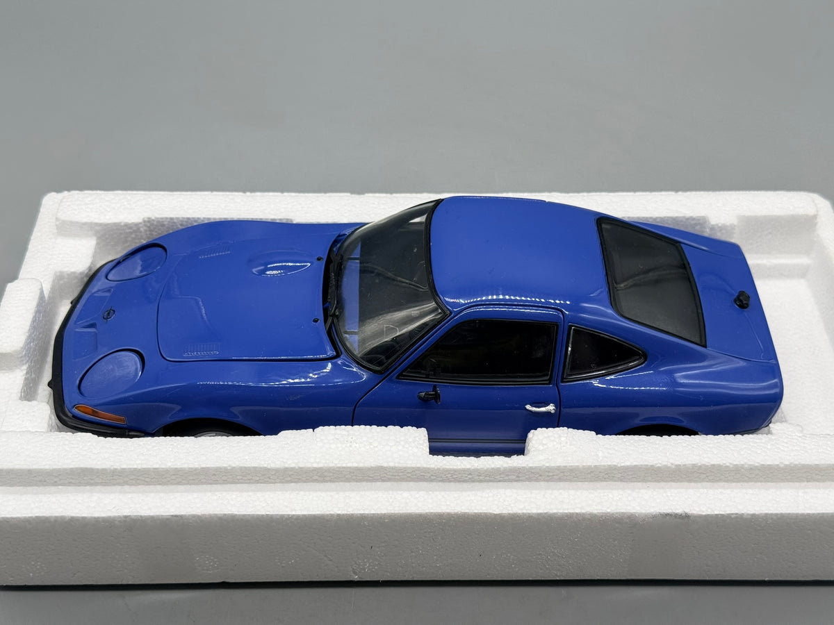 Modellautos 1:18 Minichamps Opel GT/J 1970 mit OVP