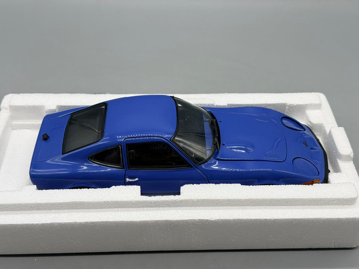 Modellautos 1:18 Minichamps Opel GT/J 1970 mit OVP