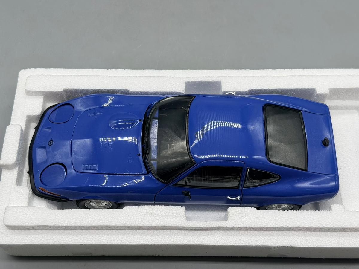 Modellautos 1:18 Minichamps Opel GT/J 1970 mit OVP