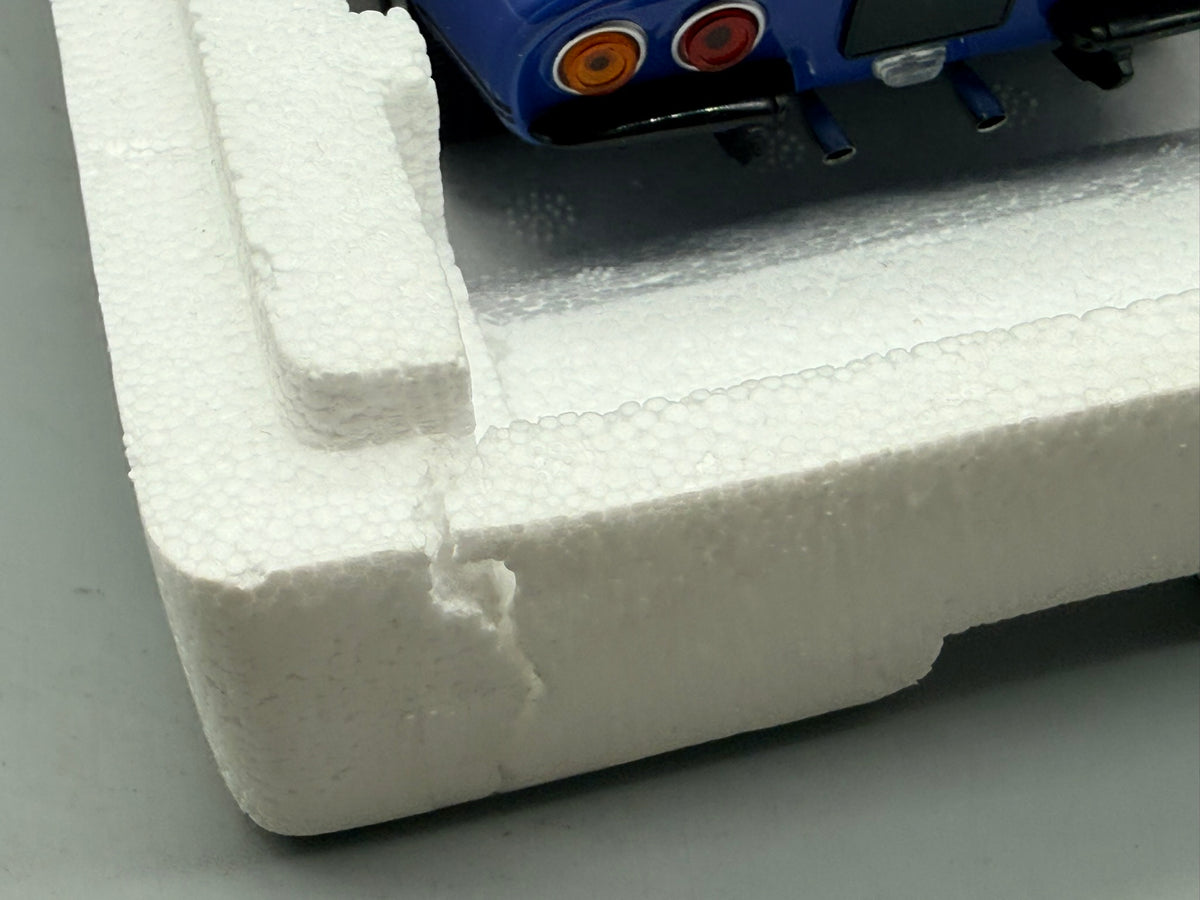 Modellautos 1:18 Minichamps Opel GT/J 1970 mit OVP
