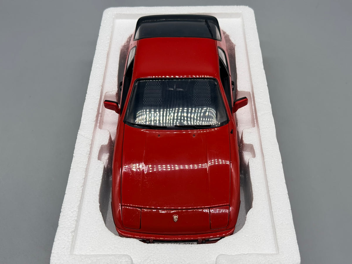 Modellautos 1:18 Minichamps Porsche 924 1985 mit OVP