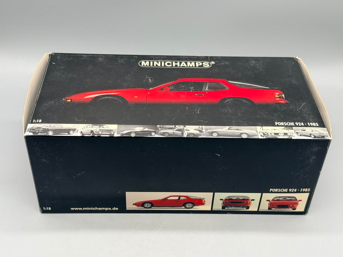 Modellautos 1:18 Minichamps Porsche 924 1985 mit OVP