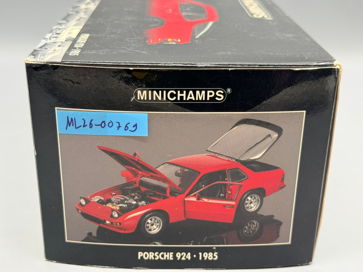Modellautos 1:18 Minichamps Porsche 924 1985 mit OVP