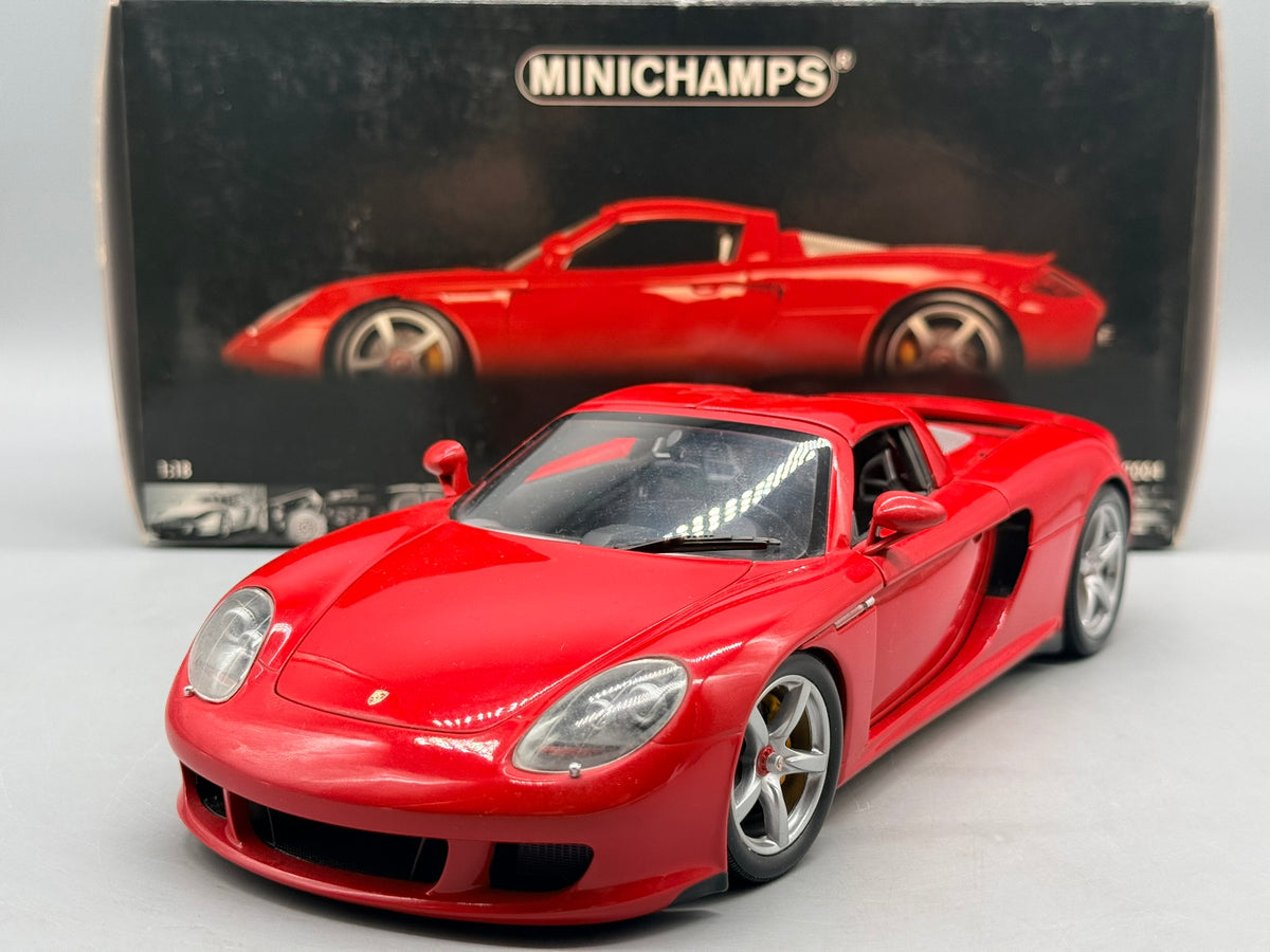 Modellautos 1:18 Minichamps Porsche Carrera GT 2004 mit OVP