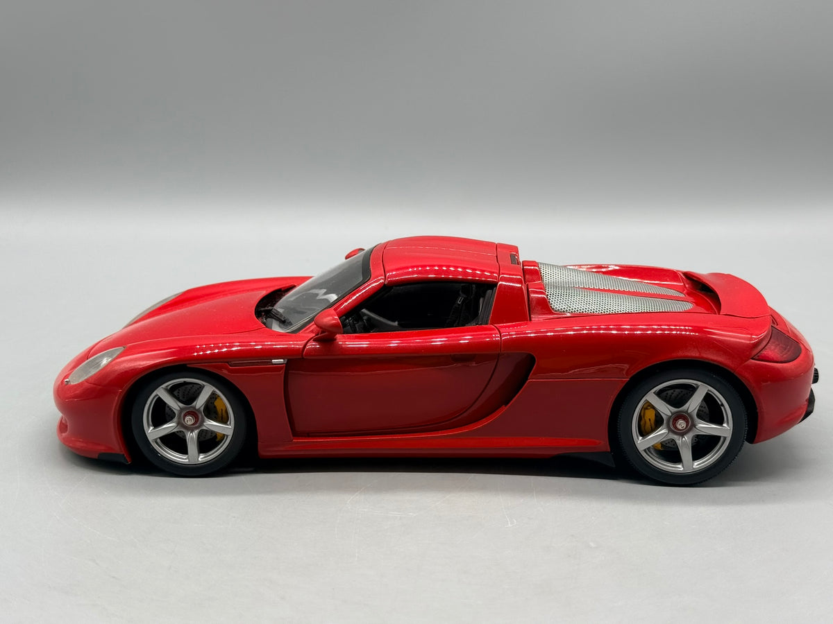 Modellautos 1:18 Minichamps Porsche Carrera GT 2004 mit OVP