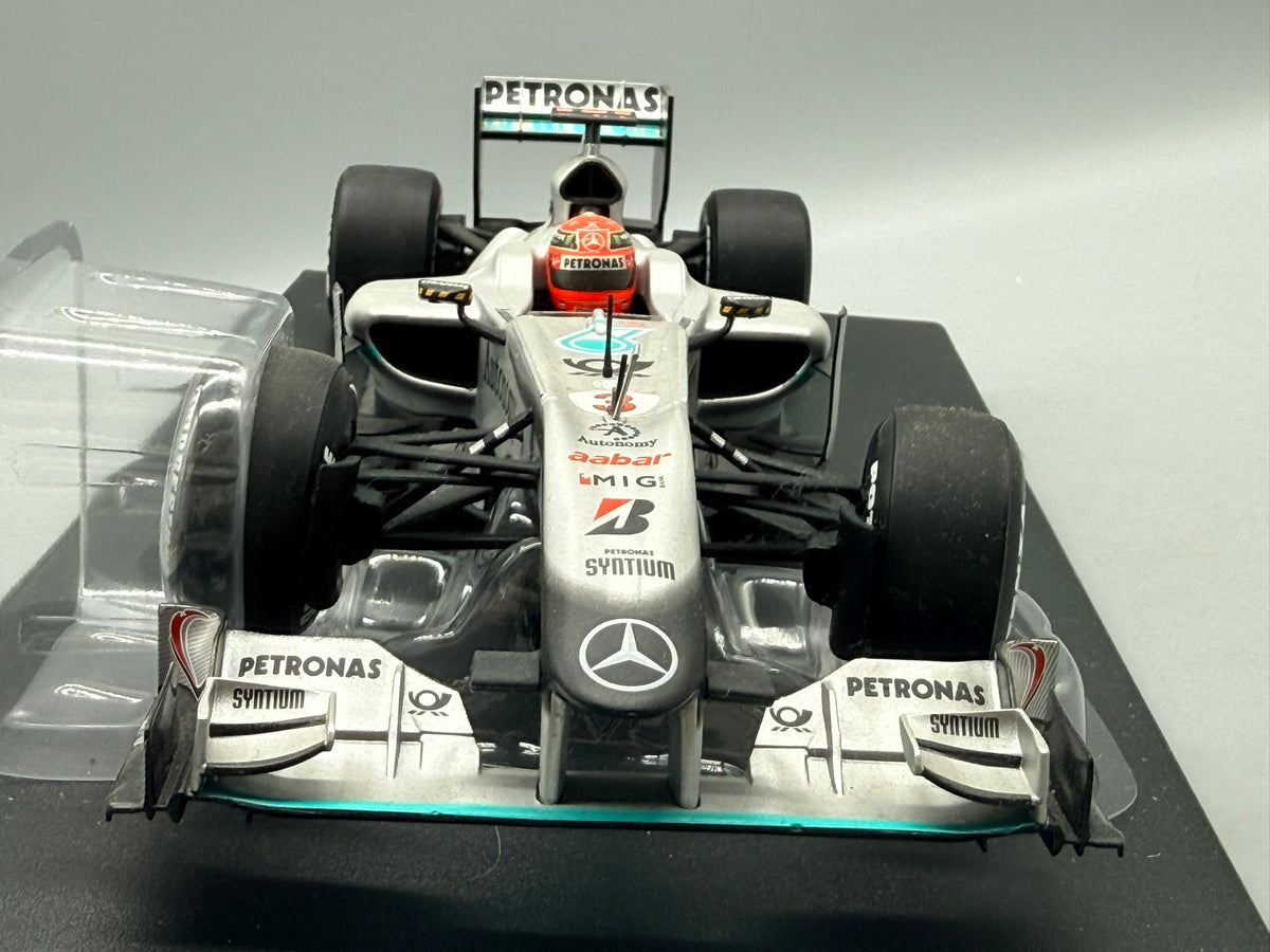 Modellautos 1:18 Minichamps Mercedes-Benz GP F1 Team MGP W01 2010 mit OVP