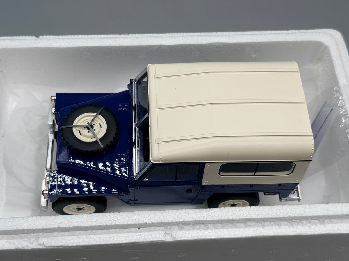 Modellautos 1:18 BoS Models BOS382 Land Rover Lightweight Series III mit OVP