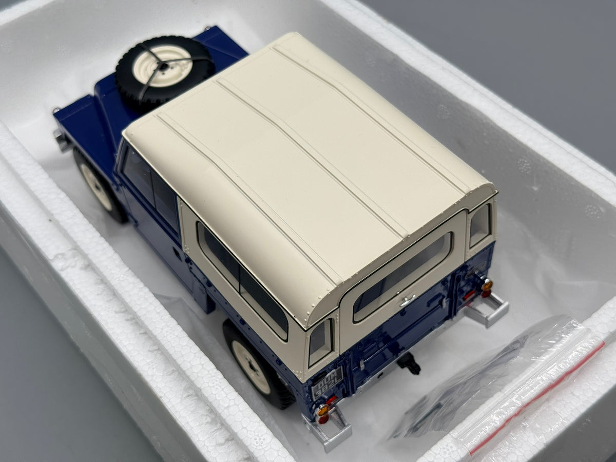 Modellautos 1:18 BoS Models BOS382 Land Rover Lightweight Series III mit OVP