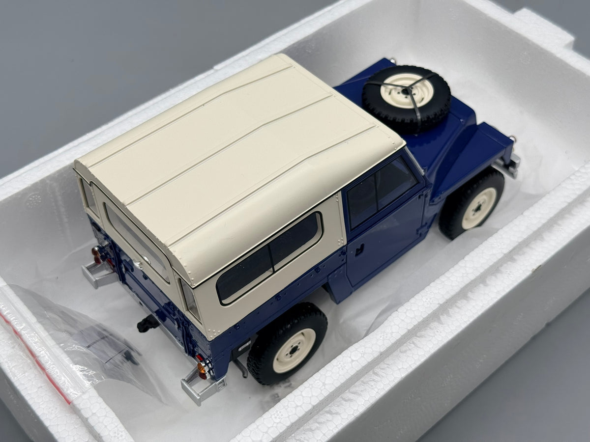 Modellautos 1:18 BoS Models BOS382 Land Rover Lightweight Series III mit OVP