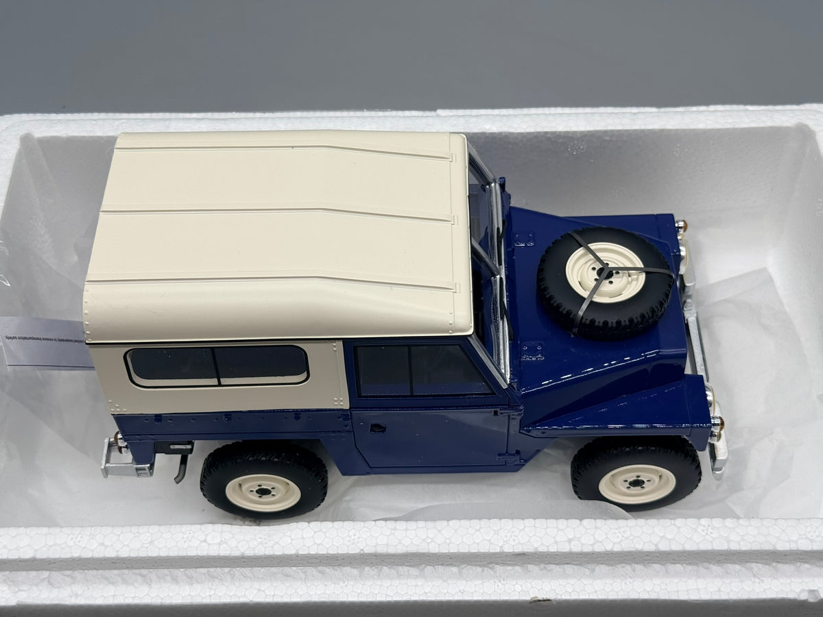Modellautos 1:18 BoS Models BOS382 Land Rover Lightweight Series III mit OVP